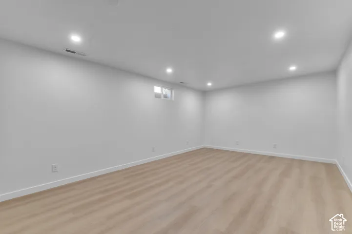 OVERSIZED Family Room (2nd View)