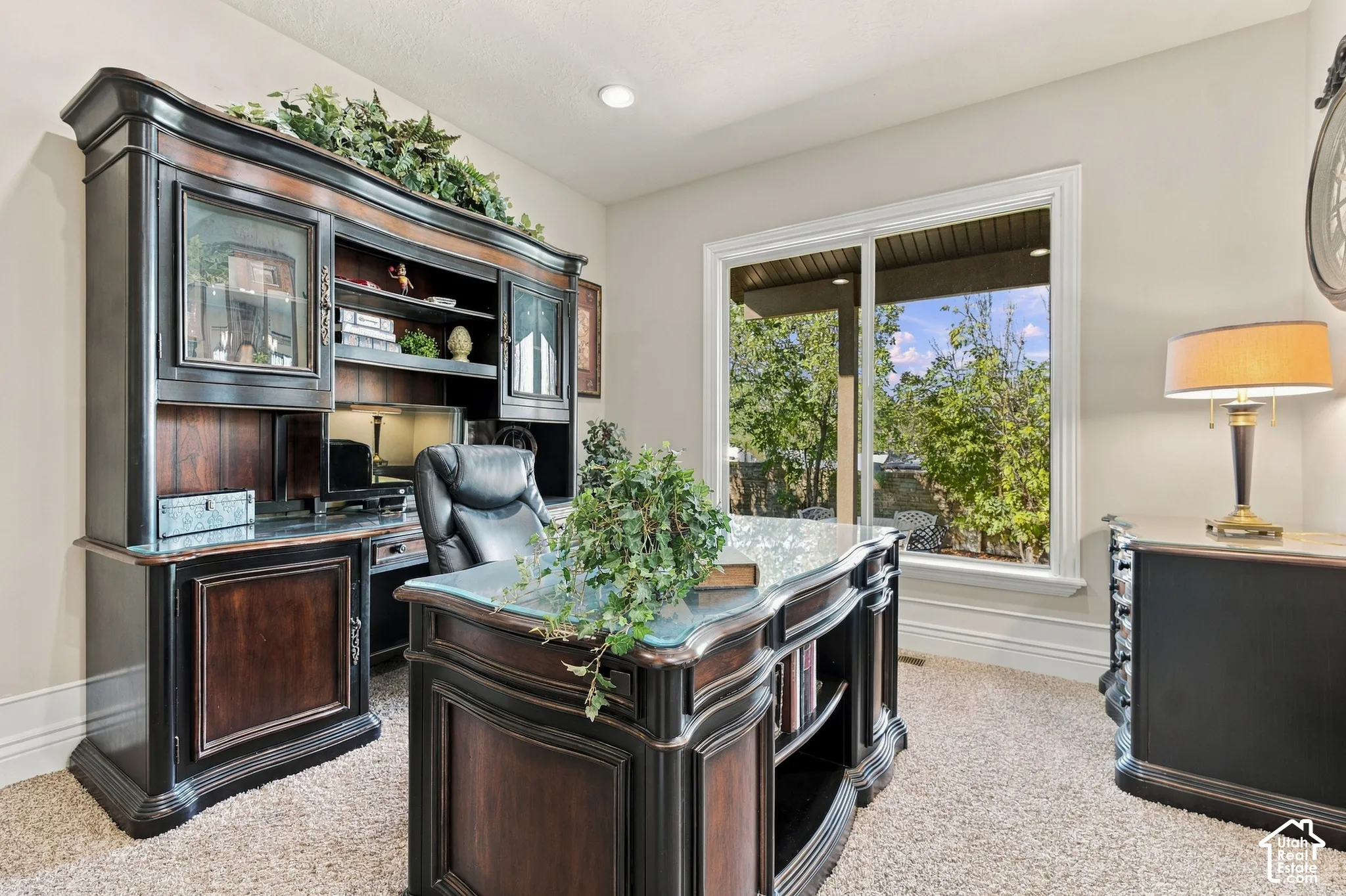 Currently an office but could be repurposed to a butler's pantry, or extend the dining room or walled off to be a more private bedroom, recessed lighting.