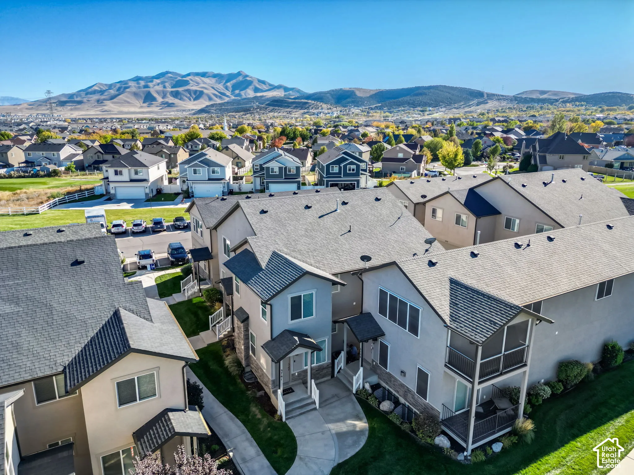 Aerial perspective with awesome mountain views.