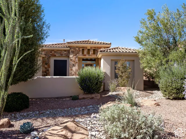 Front of home/entrance area