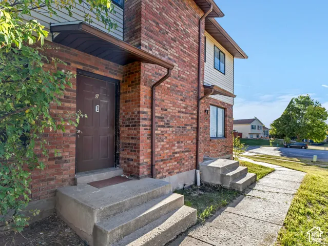 Unit B-front door-This duplex sits at the end of a quiet culdesac.