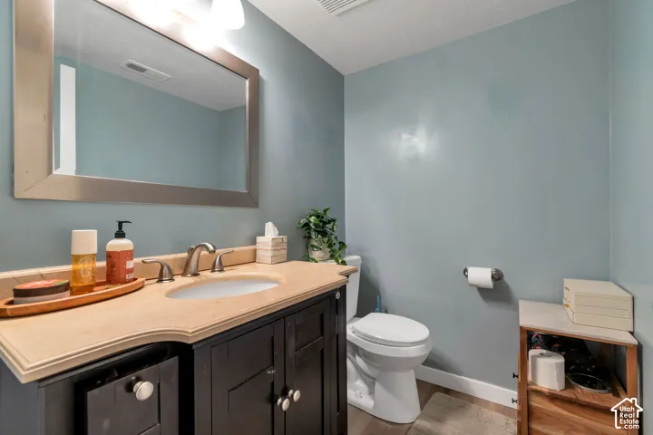 802 E Tara Cir, Midvale, Utah 84047