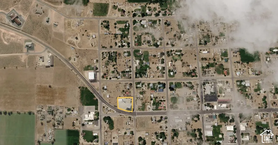 Aerial Survey Map. Identifying the parcel boundaries of the property within the regional grid