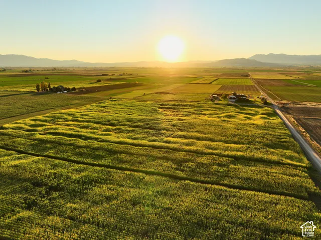 Expansive acreage looking South West featuring mountain horizons