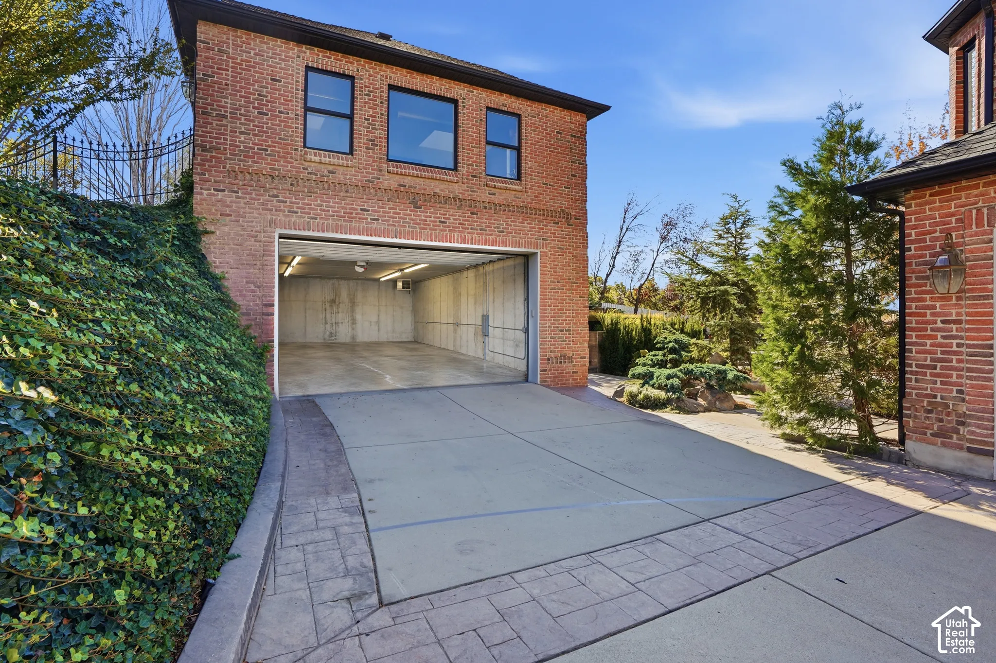 Detached garage, lower level