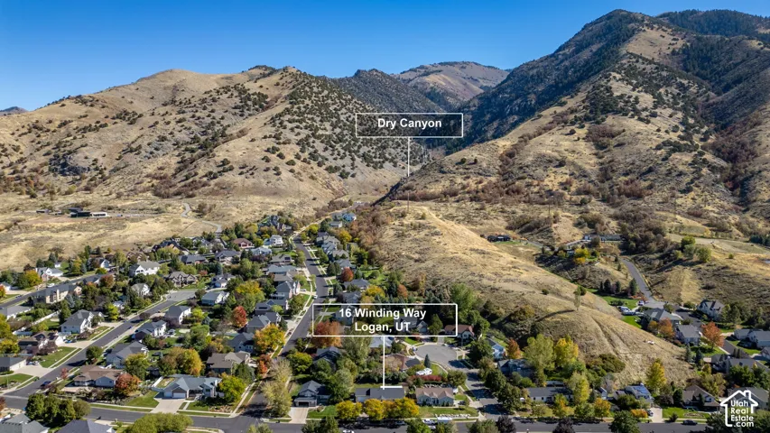 Aerial perspective featuring proximity to Dry Canyon and mountain range topography
