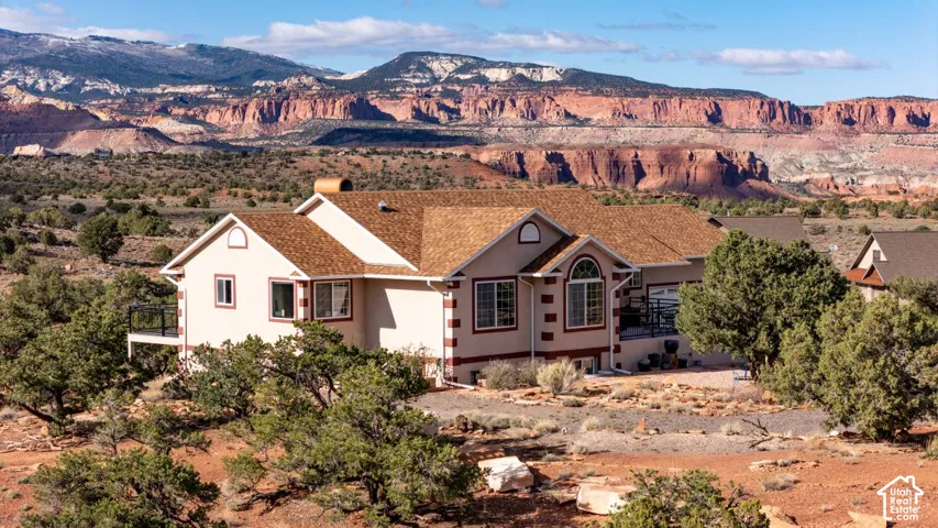 1320 E Moki Ridge Rd, Torrey, Utah 84775