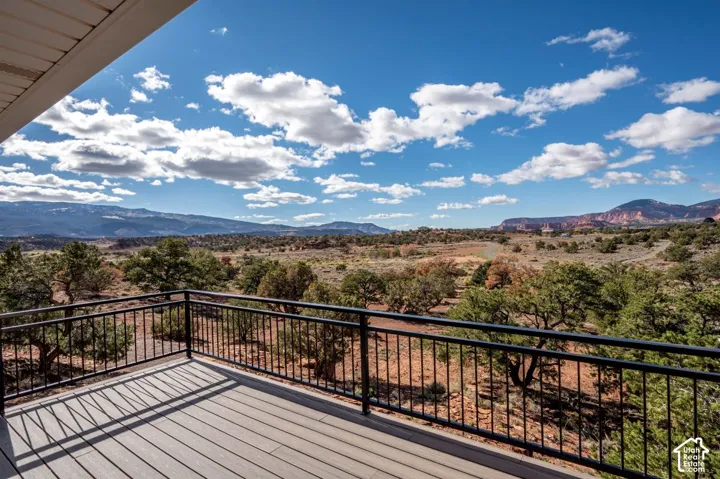 1320 E Moki Ridge Rd, Torrey, Utah 84775
