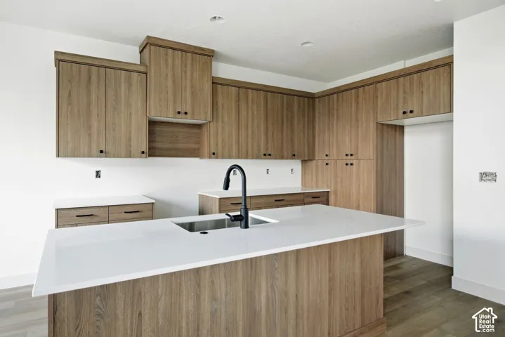 189 E 210 N #8, North Salt Lake, Utah 84054