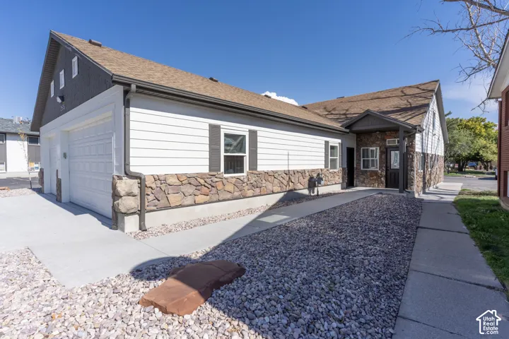 Exterior walkway to front door.