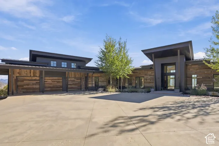 Custom private mountain estate set on 10.88 acres in The Preserve in Park City. Features a sprawling architectural design, expansive gated entry and direct view of the Wasatch Back, Park City, Deer Valley and the Uinta Range.