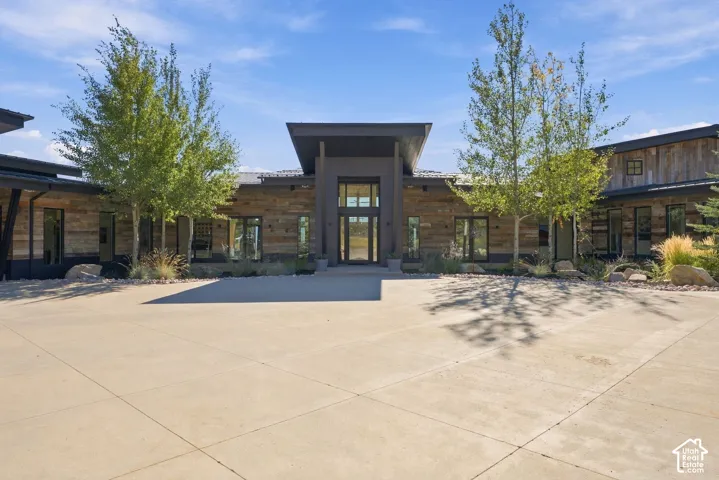 Custom private mountain estate set on 10.88 acres in The Preserve in Park City. Features a sprawling architectural design, expansive gated entry and direct view of the Wasatch Back, Park City, Deer Valley and the Uinta Range.