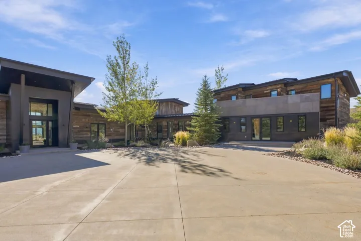 Custom private mountain estate set on 10.88 acres in The Preserve in Park City. Features a sprawling architectural design, expansive gated entry and direct view of the Wasatch Back, Park City, Deer Valley and the Uinta Range.