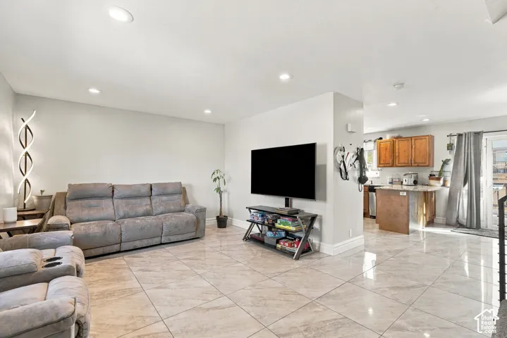 9979 S Albury Rd, Sandy, Utah 84092