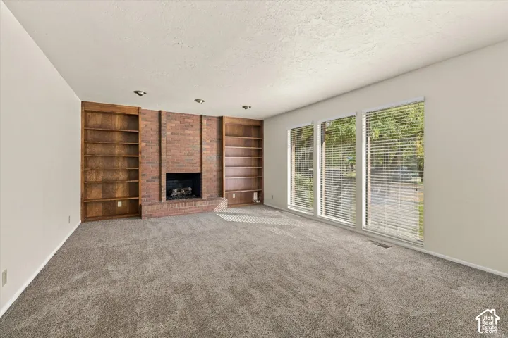 Living Room Gas Fireplace