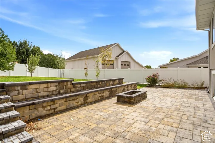 Large second patio