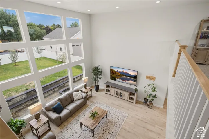 16 ft vaulted ceilings and lots of natural light