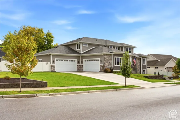 4 garage bays with a pull-through access to the backyard!