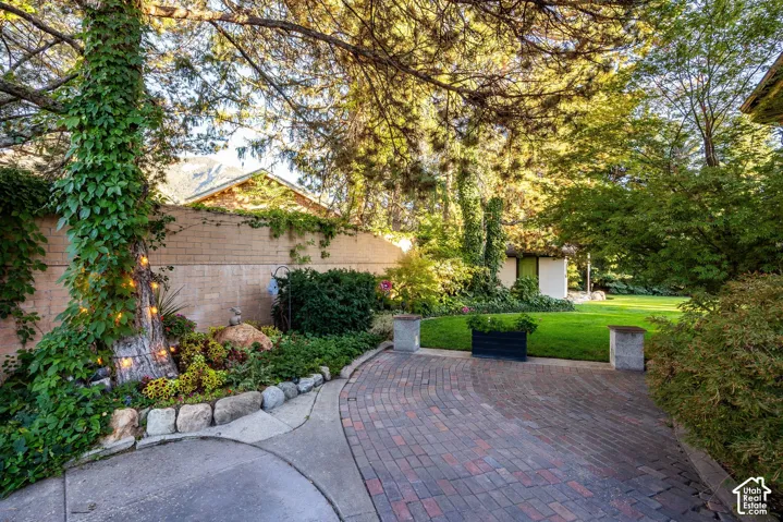 3217 E Fort Union Blvd, Cottonwood Heights, Utah 84121
