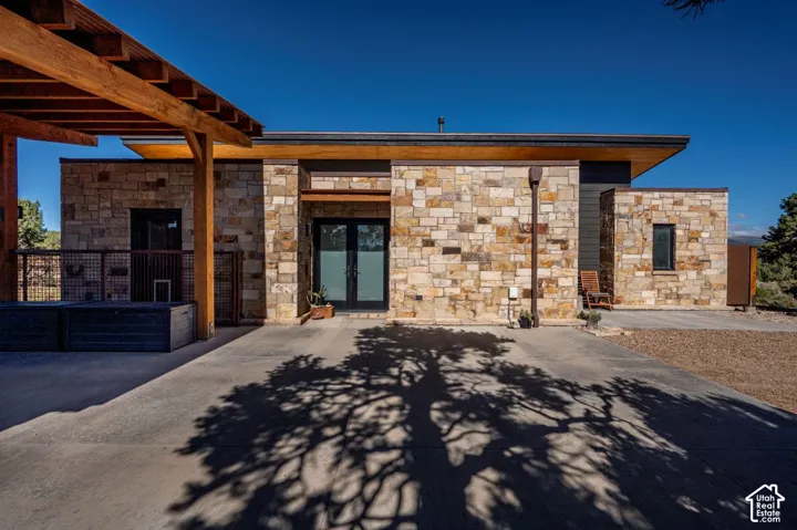 1909 E Long Neck Dr, Boulder, Utah 84716