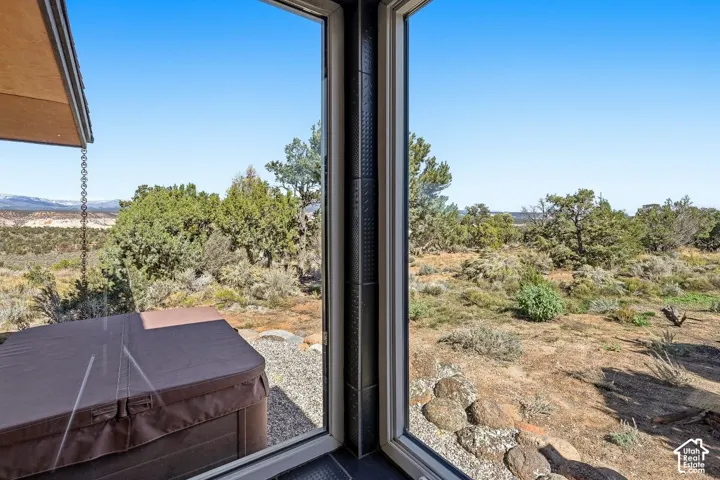 1909 E Long Neck Dr, Boulder, Utah 84716