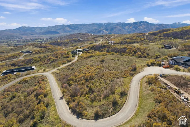 Luxury 6.04 acre building lot near the top of The Preserve in Park City. Provides expansive views of the Uinta Range, Deer Valley, Park City Mtn Resort and the Wasatch Back.
