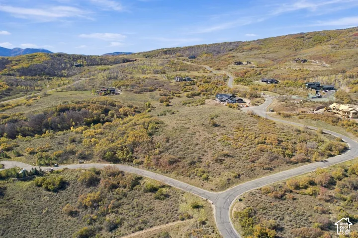 Luxury 6.04 acre building lot near the top of The Preserve in Park City. Provides expansive views of the Uinta Range, Deer Valley, Park City Mtn Resort and the Wasatch Back.