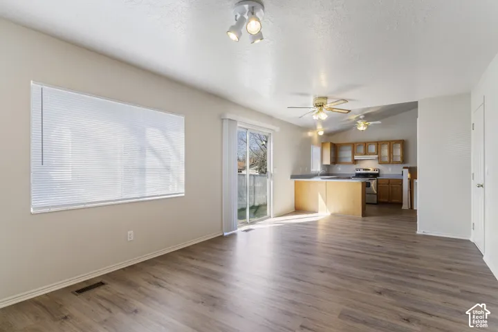 1239 W 1800 N, Clinton, Utah 84015