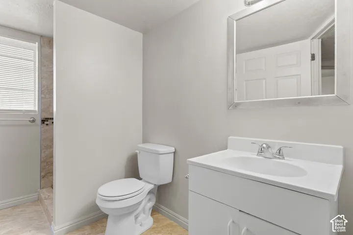 1239 W 1800 N, Clinton, Utah 84015