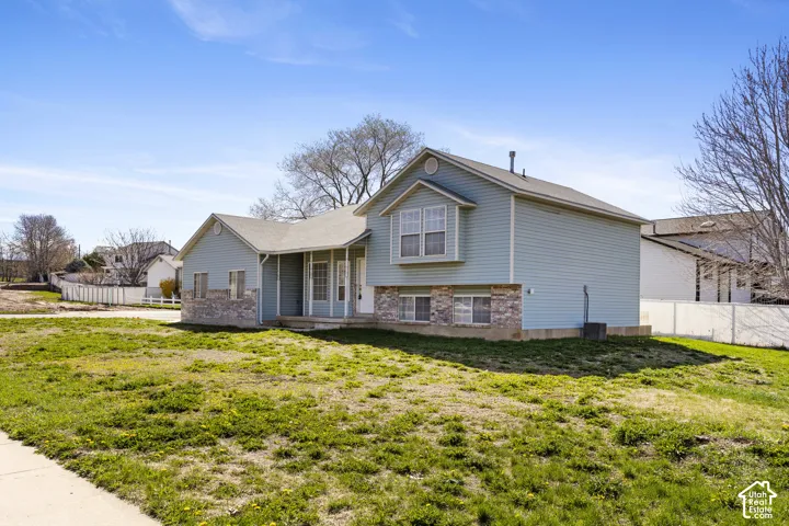1239 W 1800 N, Clinton, Utah 84015