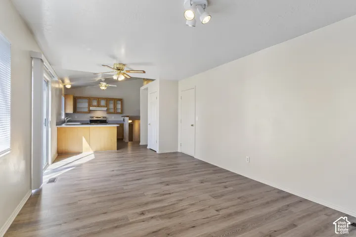 1239 W 1800 N, Clinton, Utah 84015