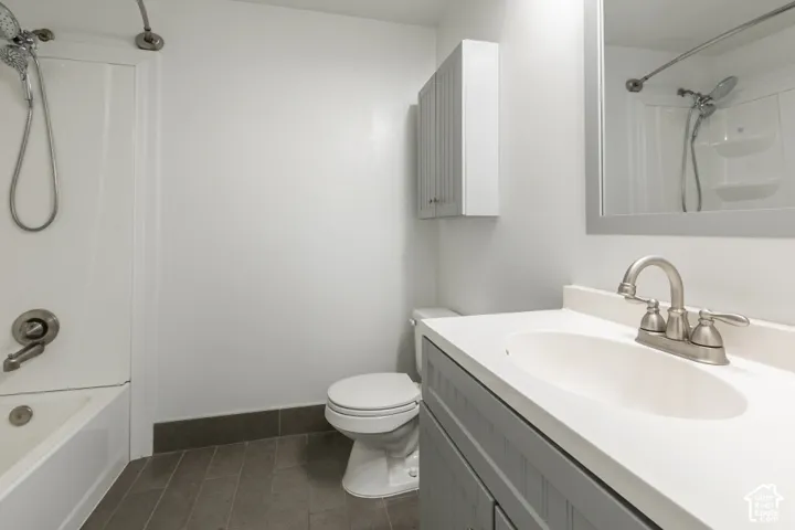 Main bath that is updated and has tub/shower.