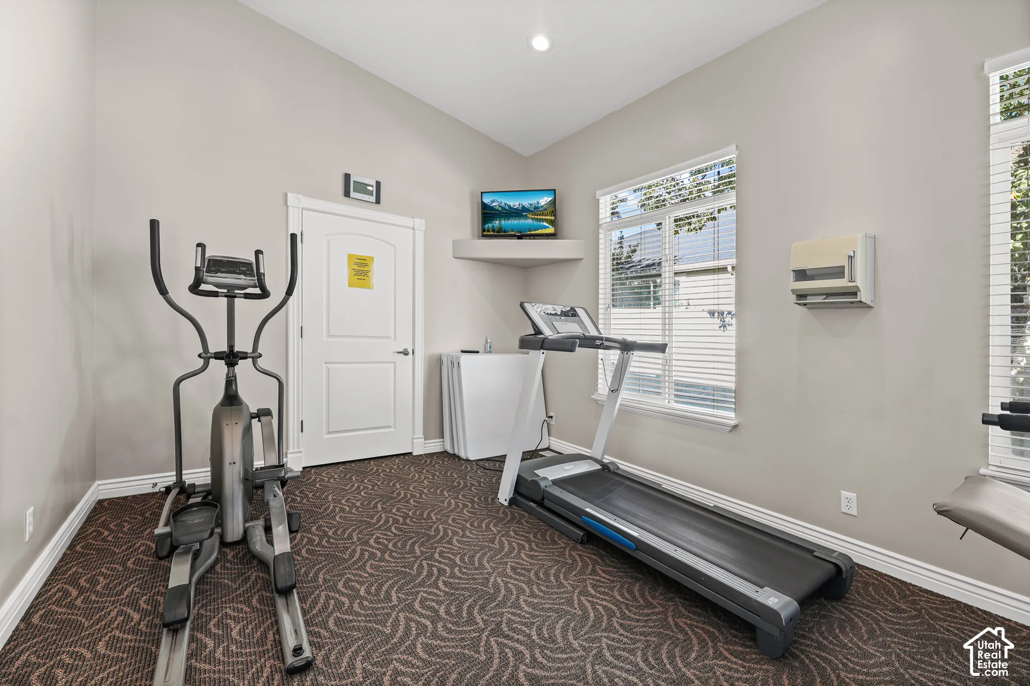 COMMUNITY EXERCISE ROOM