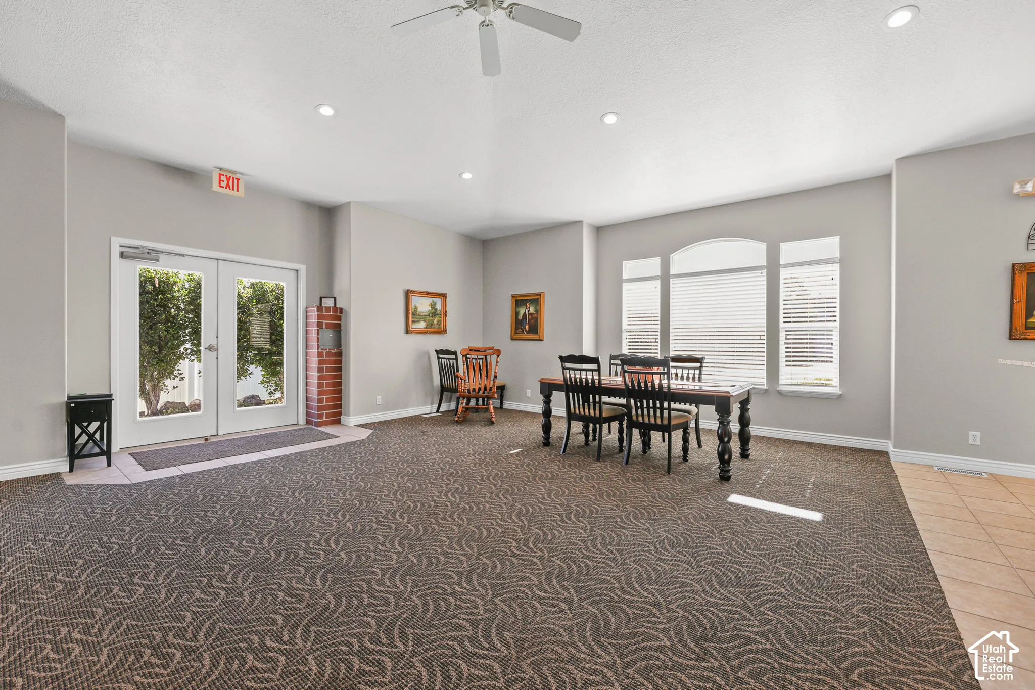 CLUBHOUSE