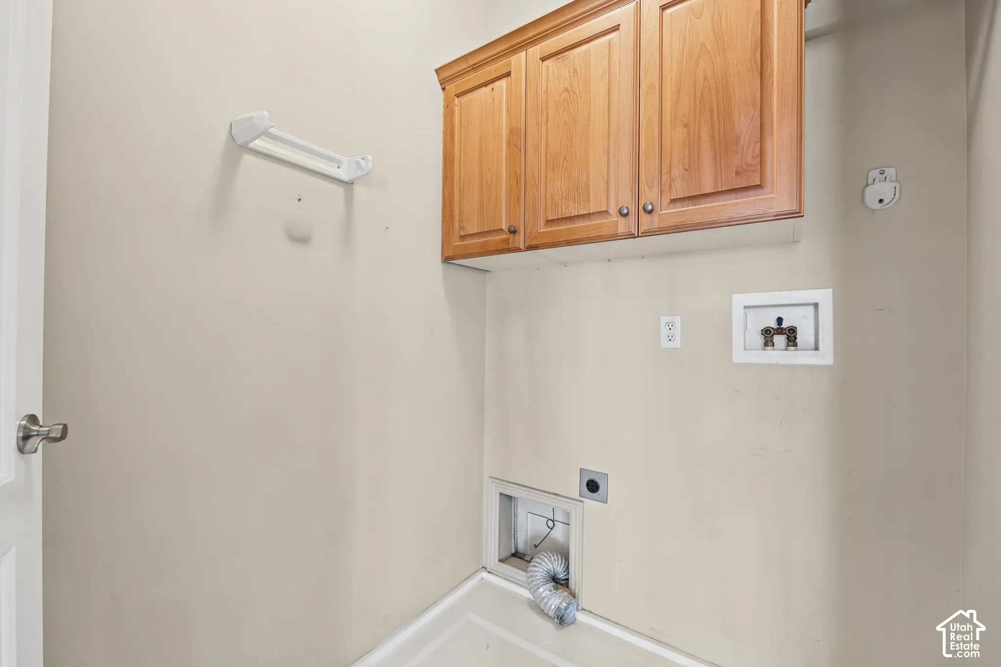 LAUNDRY ROOM ON MAIN FLOOR
