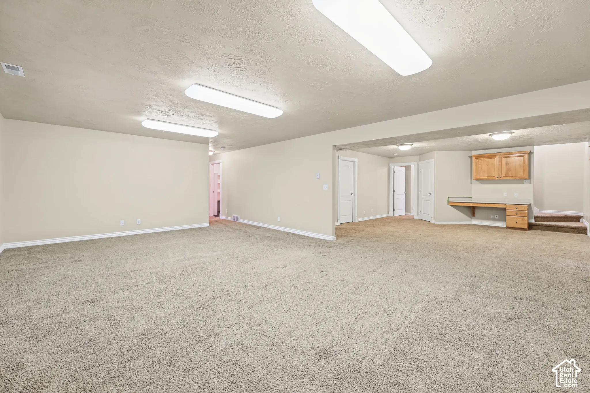 LARGE BASEMENT FAMILY ROOM