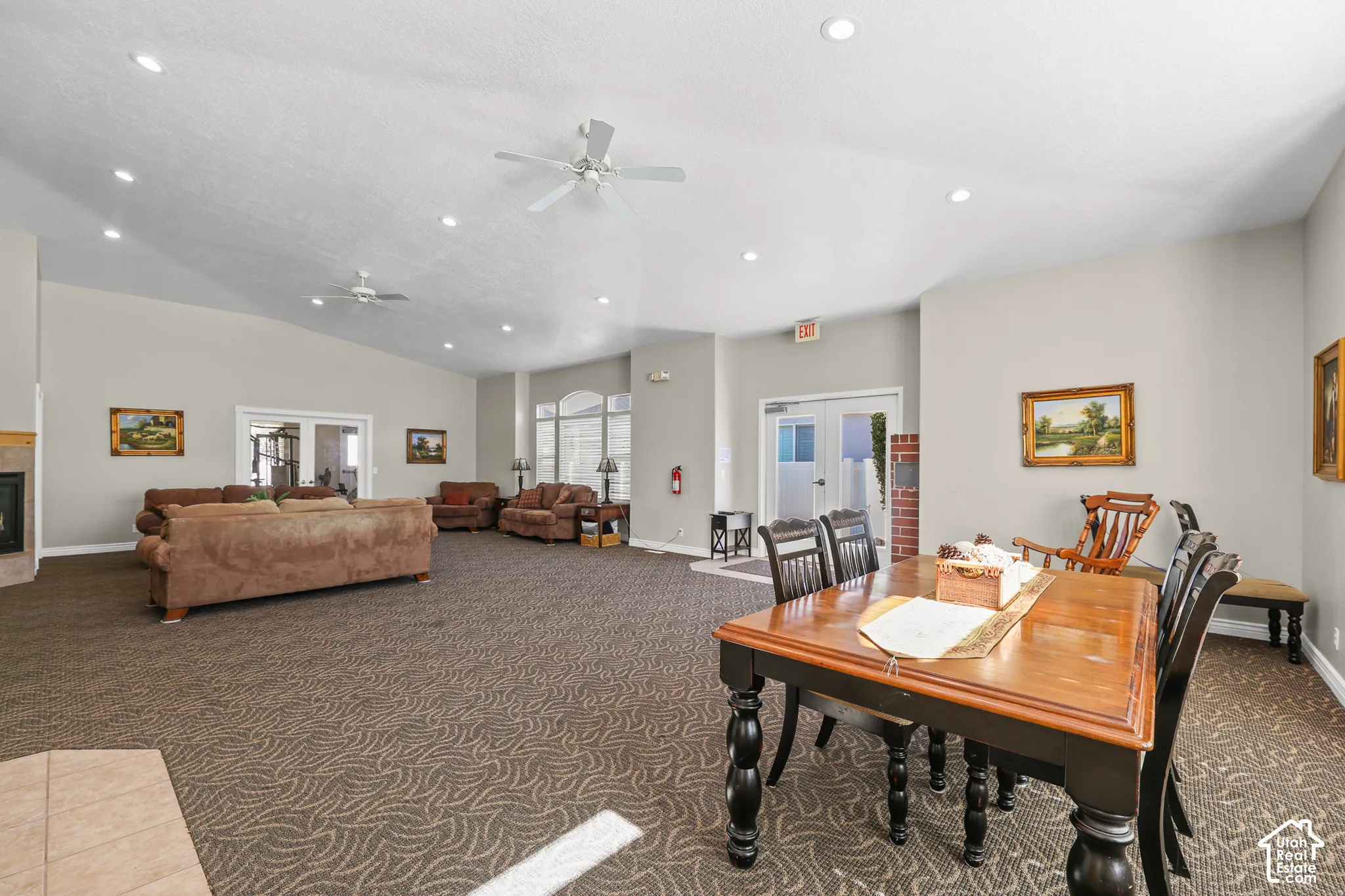 CLUBHOUSE