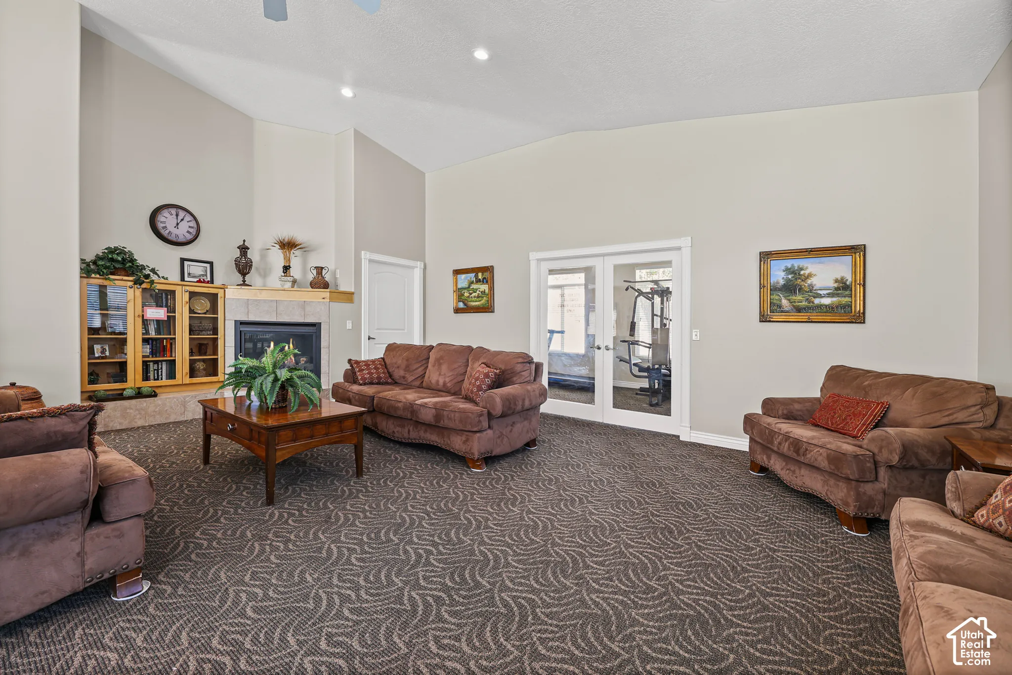 CLUBHOUSE