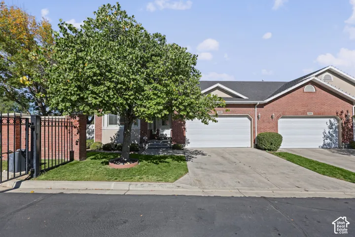 2 CAR South Facing DRIVEWAY