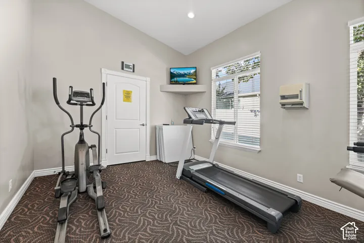 COMMUNITY EXERCISE ROOM