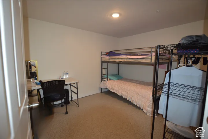Apt 3.