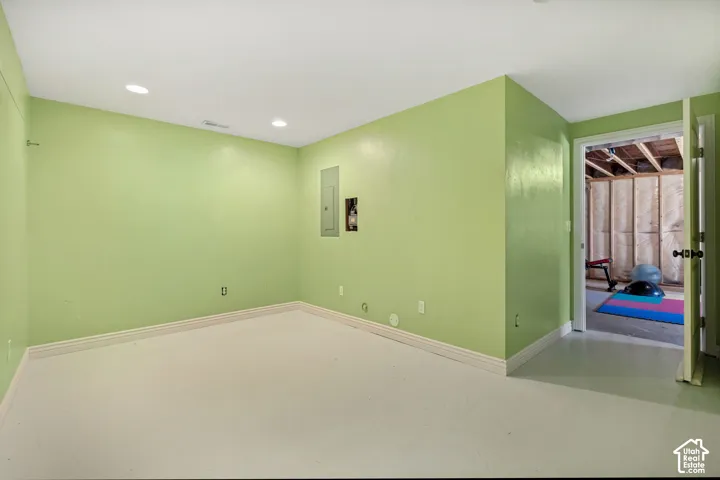 Interior room featuring recessed lighting and smooth-finish walls