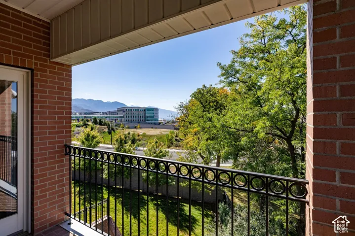 1714 E Fort Douglas Cir, Salt Lake City, Utah 84103