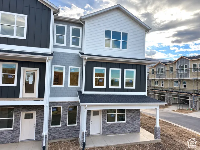 981 N Hay #40, Farmington, Utah 84025