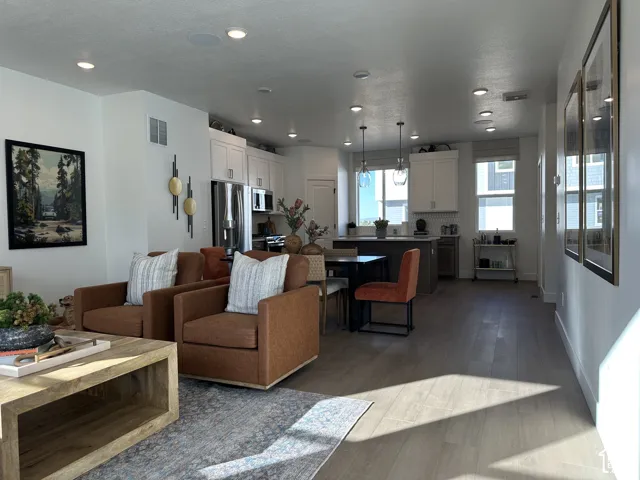 981 N Hay #40, Farmington, Utah 84025