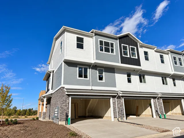 981 N Hay #40, Farmington, Utah 84025
