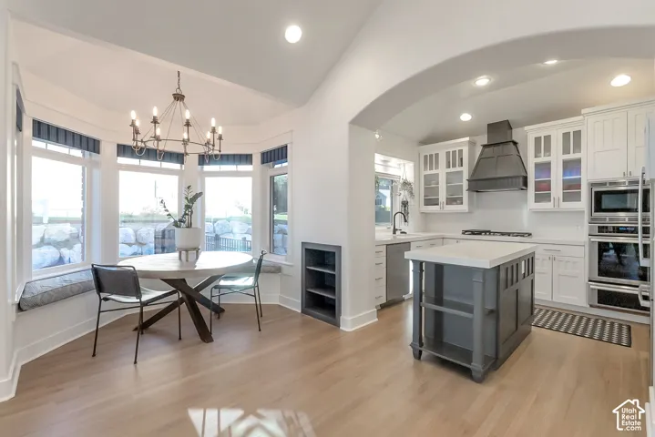 Breakfast nook!