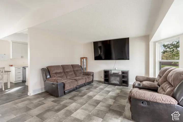 3287 W 6920 S, West Jordan, Utah 84084