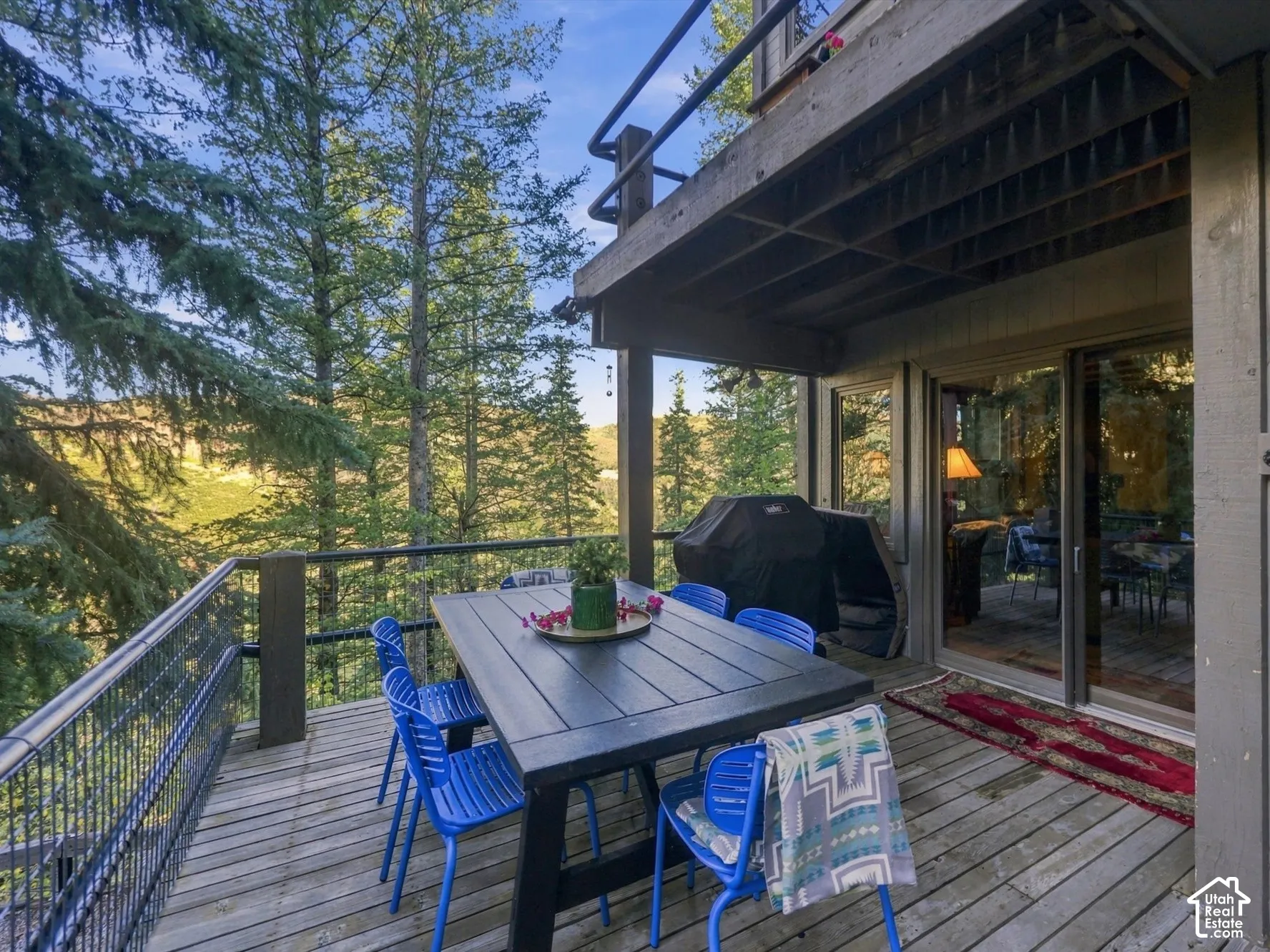 Outdoor dining with fabulous views, just off kitchen and living room