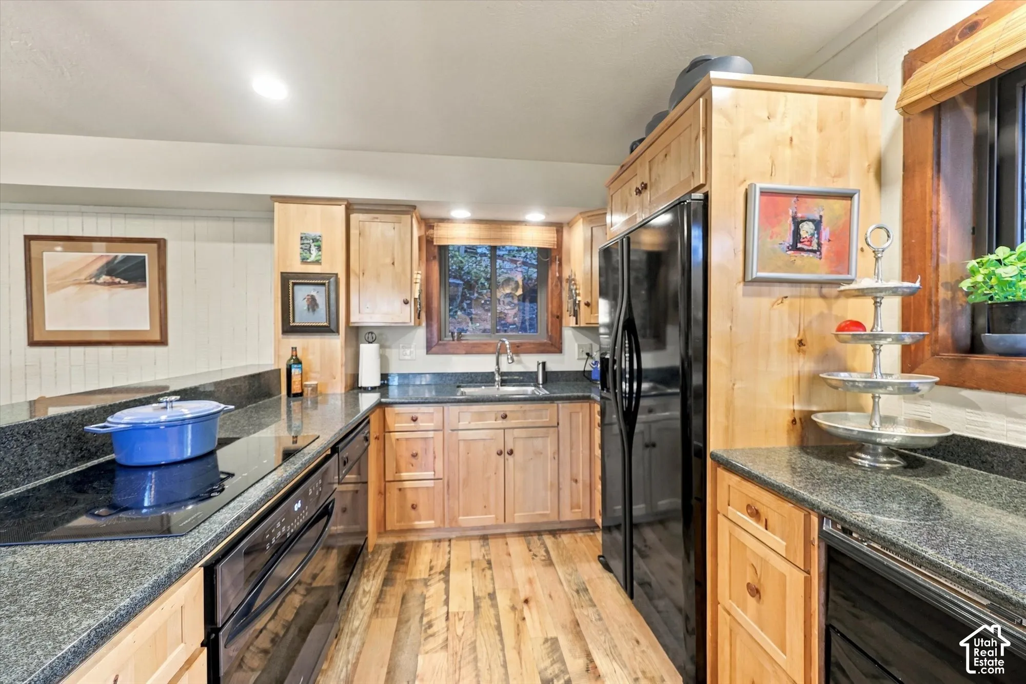 Beautiful, spacious kitchen